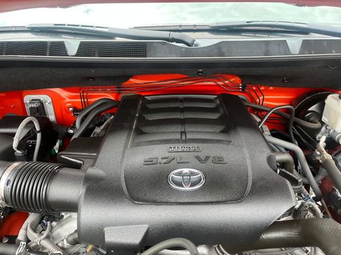 Used 2018 Toyota Tundra Limited w/ Limited Premium Package AWD/4WD image 20