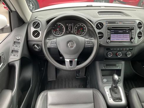 Used 2014 Volkswagen Tiguan SE FWD image 34