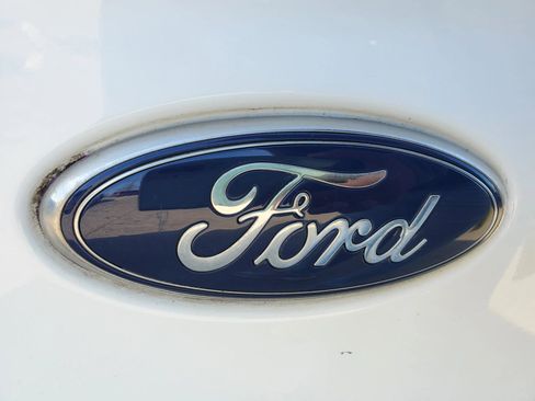 Used 2021 Ford Transit Connect XLT image 9