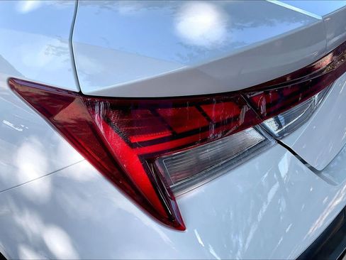 Certified 2025 Hyundai Elantra SEL FWD image 28