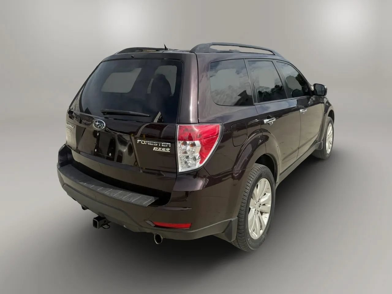 Used 2013 Subaru Forester 2.5X Premium w/ All-Weather Plus Pkg AWD/4WD image 7