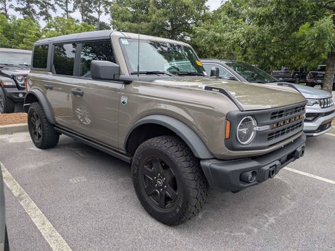 Used 2025 Ford Bronco Big Bend w/ Black Diamond Package AWD/4WD image 3