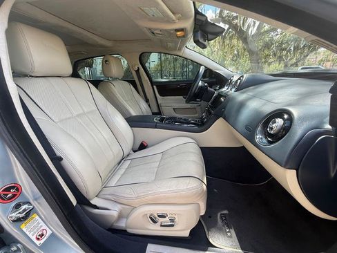 Used 2013 Jaguar XJ L Portfolio RWD image 20