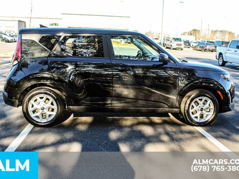Used 2025 Kia Soul LX w/ LX Technology Package image 9