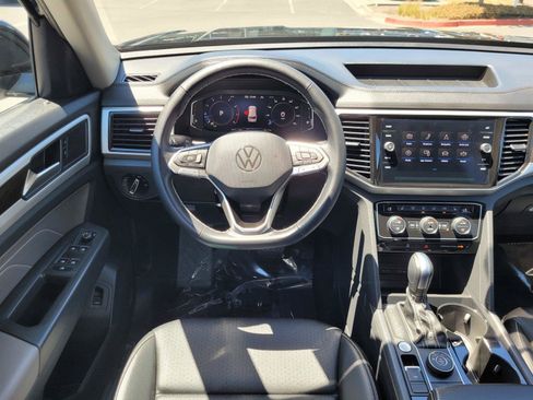 Certified 2023 Volkswagen Atlas SE w/ Black Wheel Package AWD/4WD image 18