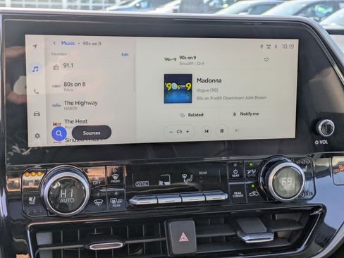 Used 2023 Toyota Highlander Limited image 22