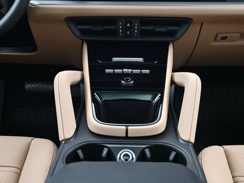 Certified 2026 Porsche Cayenne Coupe AWD/4WD image 10