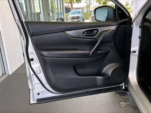 Used 2019 Nissan Rogue Sport S w/ Appearance Package FWD image 20