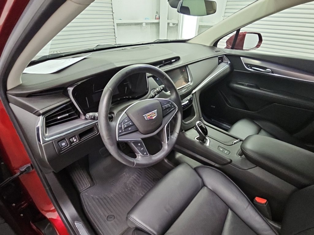 Used 2017 Cadillac XT5 Premium Luxury FWD image 13