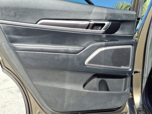 Used 2024 Kia Telluride S image 23