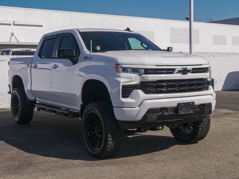 Used 2022 Chevrolet Silverado 1500 RST AWD/4WD image 3