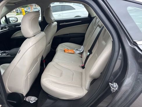 Used 2018 Ford Fusion Titanium AWD/4WD image 16