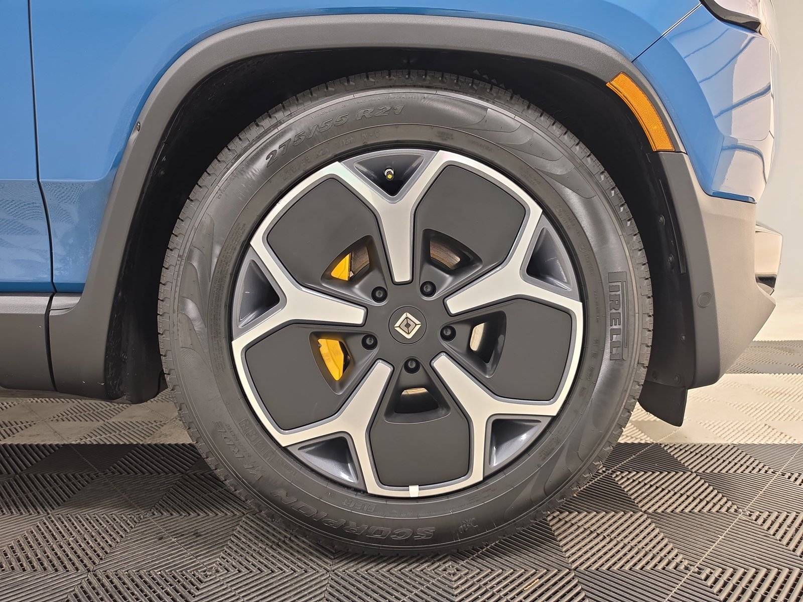 Used 2023 Rivian R1S Adventure Quad AWD/4WD image 11