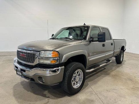 Used 2006 GMC Sierra 2500 SLT w/ Heavy-Duty Power Package AWD/4WD image 1