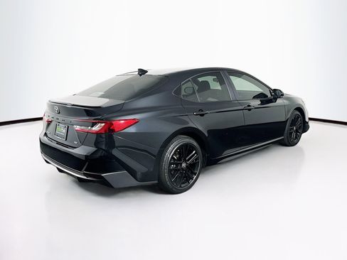 Used 2026 Toyota Camry SE FWD image 9