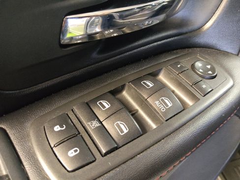 Used 2019 Dodge Grand Caravan GT FWD image 27