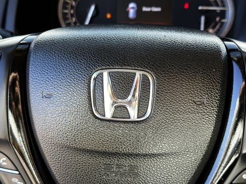 Used 2016 Honda Pilot Touring image 27