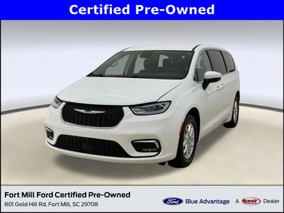 Used 2023 Chrysler Pacifica Touring-L