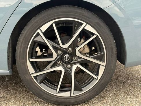 Used 2024 Nissan Sentra SR w/ SR Premium Package image 15