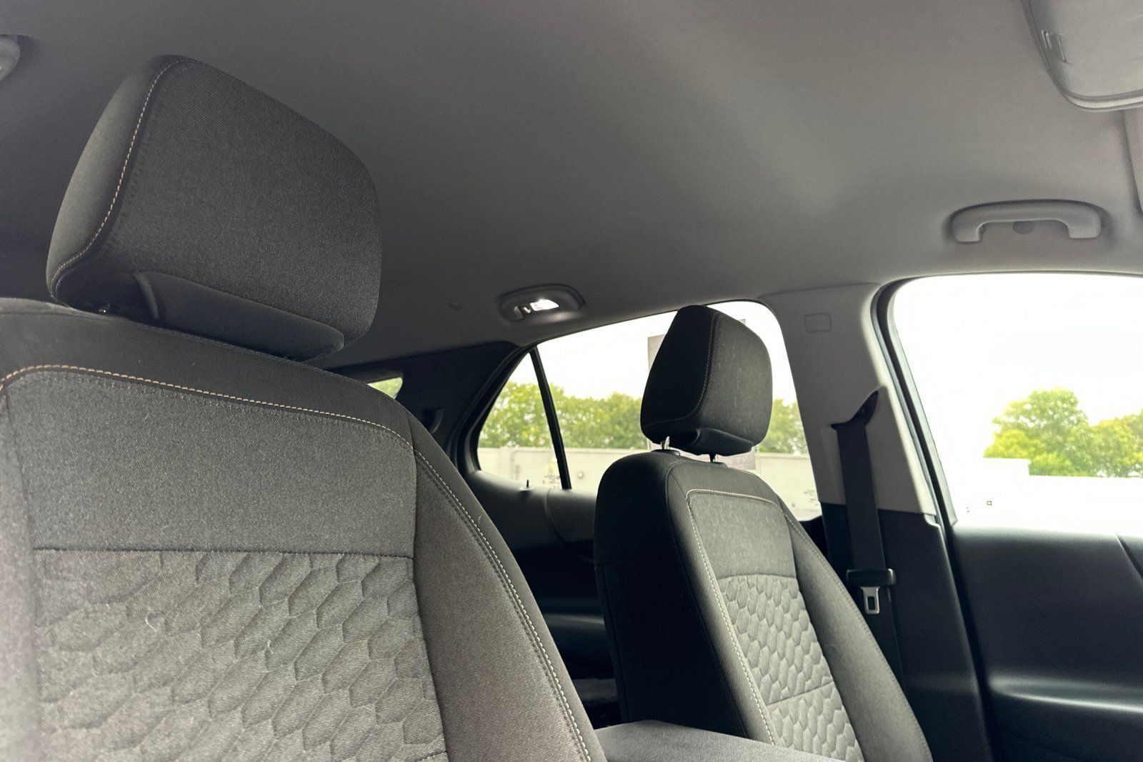 Used 2020 Chevrolet Equinox LT FWD image 19