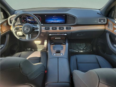 Certified 2025 Mercedes-Benz GLS 450 4MATIC image 10