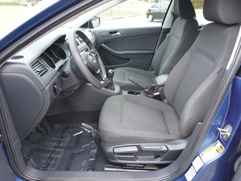 Used 2015 Volkswagen Jetta S image 9