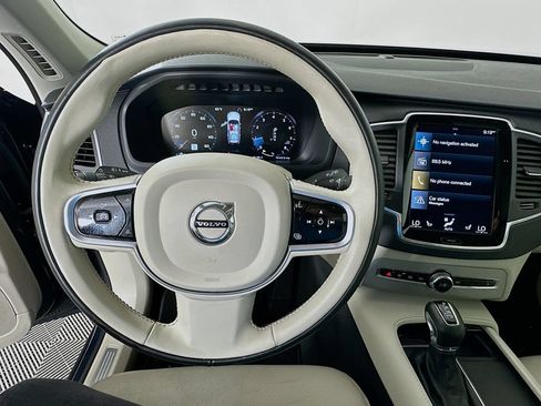 Used 2021 Volvo XC90 T5 Momentum w/ Climate Package FWD image 11