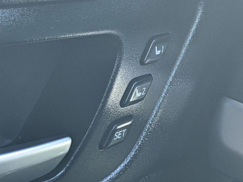 Used 2019 Toyota Highlander Limited image 21