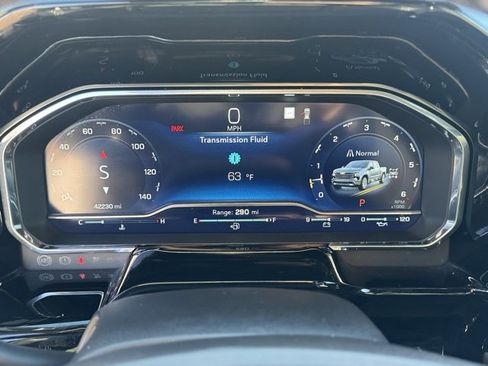 Used 2022 Chevrolet Silverado 1500 High Country w/ High Country Premium Package image 17