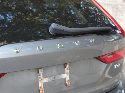 Used 2019 Volvo V90 T6 Cross Country w/ Advanced Package image 40