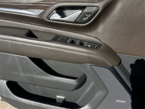 Used 2023 GMC Yukon XL Denali image 27