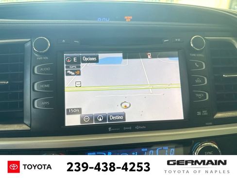 Used 2019 Toyota Highlander XLE FWD image 17