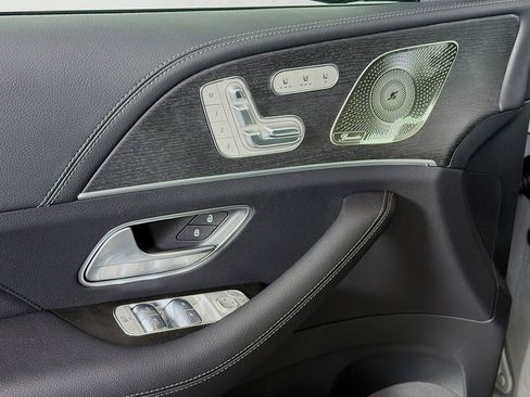 New 2026 Mercedes-Benz GLS 580 4MATIC image 21