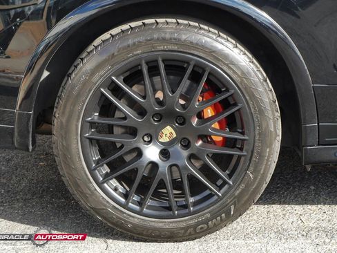 Used 2018 Porsche Cayenne GTS image 11