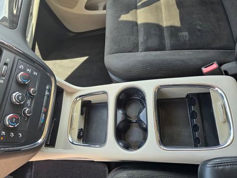Used 2016 Dodge Grand Caravan SXT w/ Security Group FWD image 29