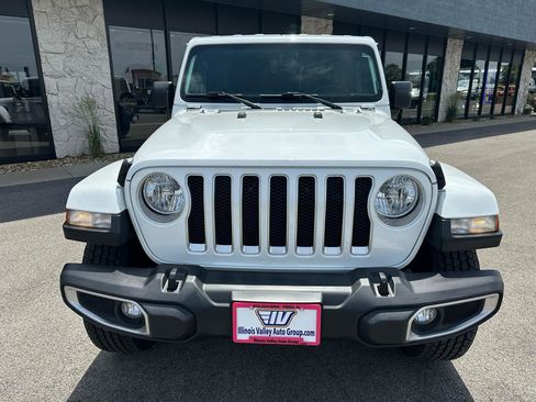 Used 2018 Jeep Wrangler Unlimited Sahara AWD/4WD image 10