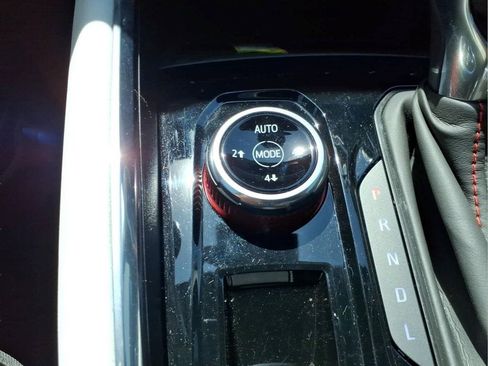 Used 2024 GMC Canyon AT4X AWD/4WD image 24