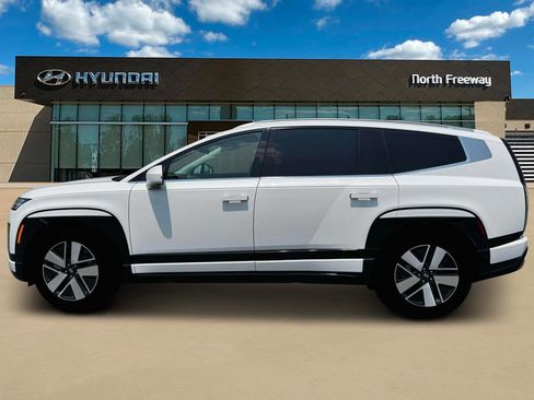 New 2026 Hyundai Ioniq 9 SEL image 3