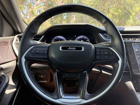 Certified 2022 Jeep Grand Cherokee L Laredo RWD image 21