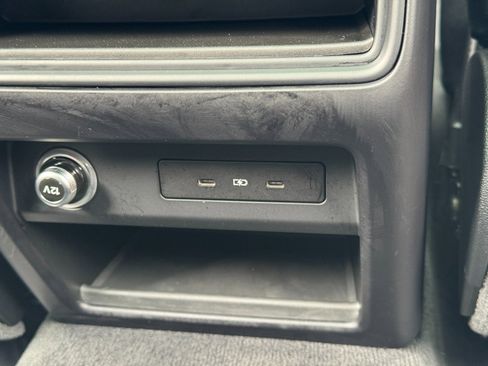 Used 2024 Porsche Cayenne E-Hybrid w/ Premium Package image 39