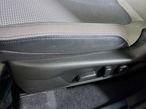 Used 2025 Subaru Forester Premium AWD/4WD image 17