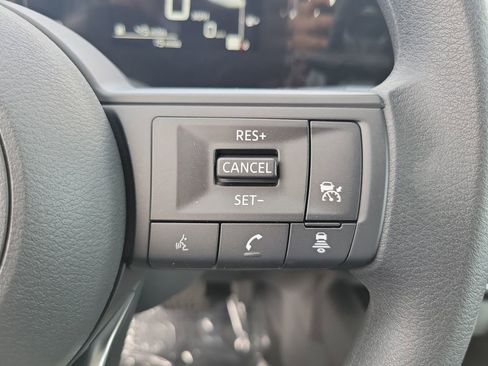 New 2025 Nissan Kicks S image 6