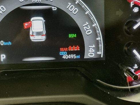 Used 2025 Toyota RAV4 XLE FWD image 19