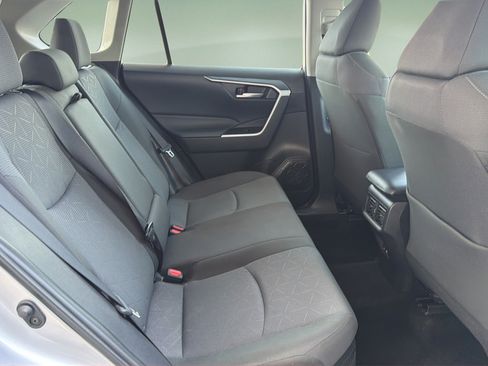 Used 2025 Toyota RAV4 XLE AWD/4WD image 15