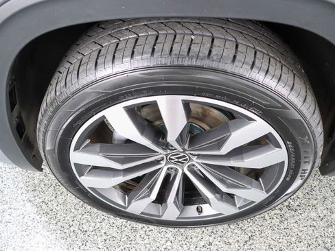 Used 2020 Volkswagen Atlas Cross Sport SEL Premium R-Line image 11