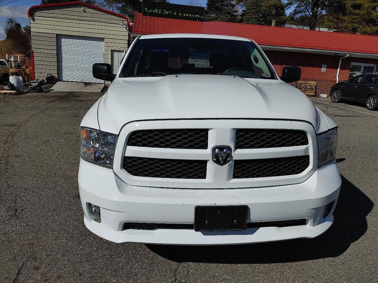 Used 2016 RAM 1500 Express AWD/4WD image 8
