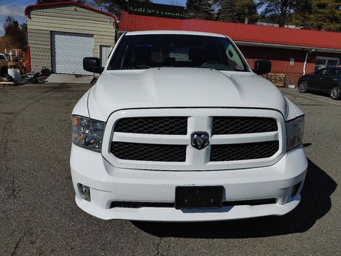 Used 2016 RAM 1500 Express AWD/4WD image 8
