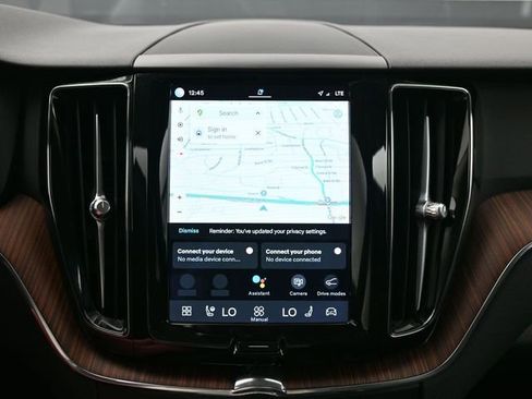 Used 2023 Volvo XC60 B5 Plus AWD/4WD image 14