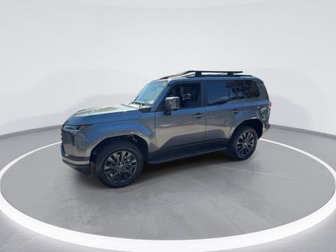 Certified 2024 Lexus GX 550 w/ Accessory Package (31) AWD/4WD image 4