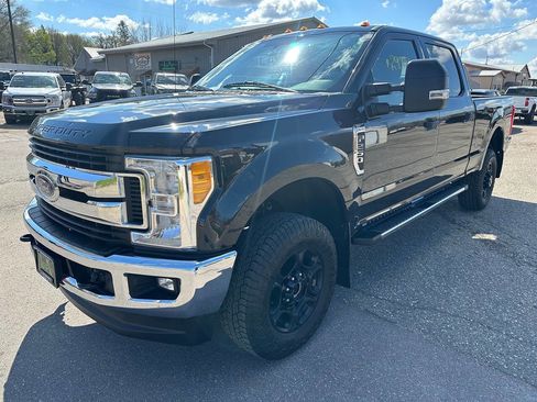 Used 2017 Ford F250 XLT w/ XLT Value Package AWD/4WD image 9